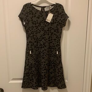 Dex NEW Girls L Charcoal Cheetah print Leopard Mini Dress short sleeve fall 2019